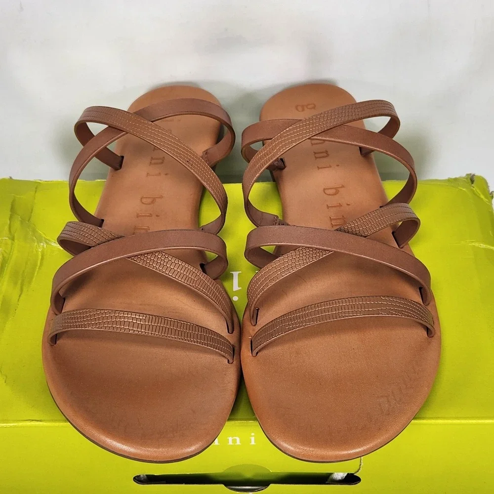 Gianni Bini Loreen Strappy Flat Sandals Vacay Tan Brown Women Size 11 M New - Picture 4 of 7